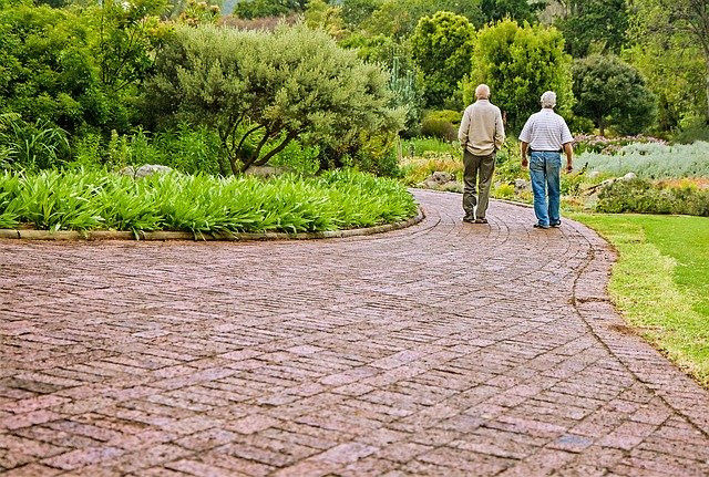 Isolamento e disagio sociale nell’anziano: l’importanza di una socialità piena e appagante in terza età Isolamento e disagio sociale nell’anziano: l’importanza di una socialità piena e appagante in terza età